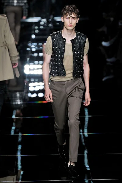 Look 39